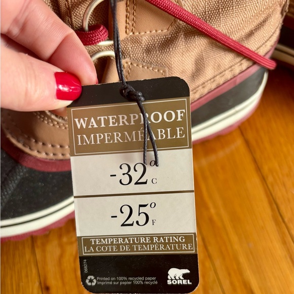 NWT Sorel Boots Women’s size 5 Brown and Black Waterproof Boots with Red Accents - Picture 5 of 5